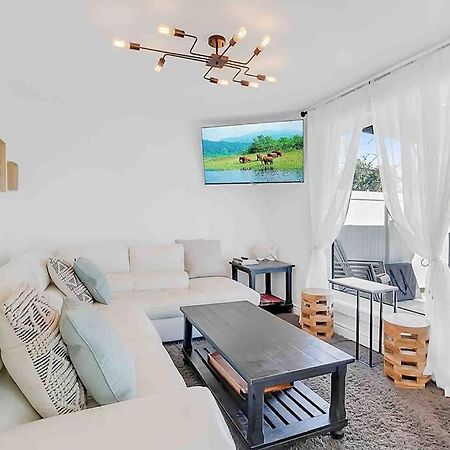 2 Bedroom Getaway On The River/Close To Marina Belle River Экстерьер фото